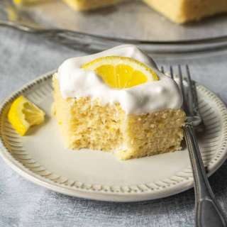 Easy Vegan Lemon Cake