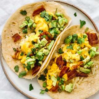Easy Breakfast Tacos (Bacon, Egg & Avocado)