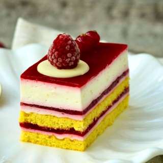 White Chocolate Raspberry Cake