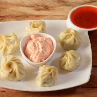 Momos