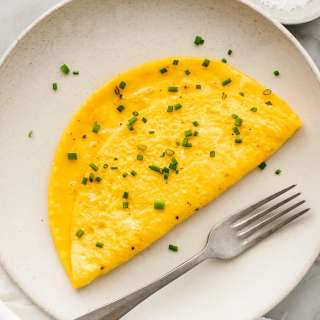 How To Make An Omelette (Super Easy)