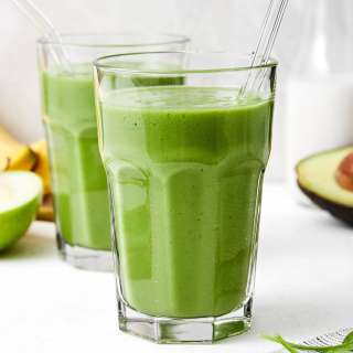 Best Green Smoothie Recipe (5 Ingredients)