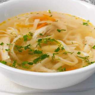 Homemade chicken noodles soup (Supă de pui cu tăieței)