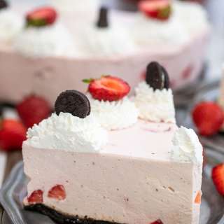 No Bake Strawberry Cheesecake
