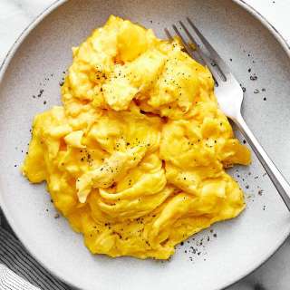 How to Make Scrambled Eggs (Perfectly!)