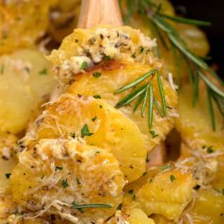 Slow Cooker Scalloped Potatoes