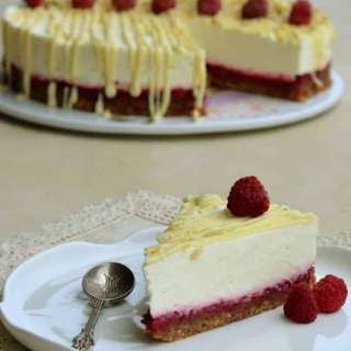 No Bake Raspberry & Pistachio Cheesecake