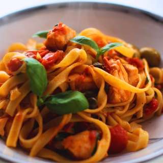 Salmon Tomato Pasta (No Cream)