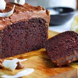Rich Chocolate Cake with Milk Chocolate Ganache