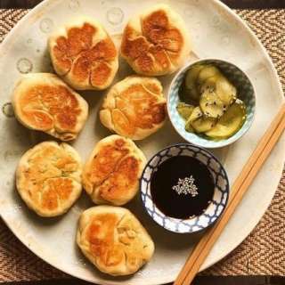 Pan Fried Vegetable Steamed Buns (Sheng Jian Bao)