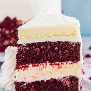 Red Velvet Cake Cheesecake