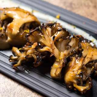 Grilled Maitake Mushrooms with Garlic Sauce