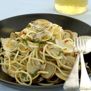 Spaghetti Vongole (Spaghetti with Clams)