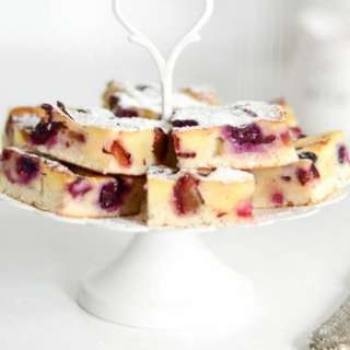Plum & Grape Hencleș (Transylvanian Cake)
