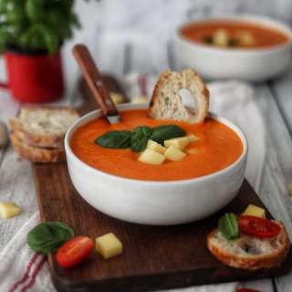 Creamy Tomato & Veggie Soup with Mozzarella