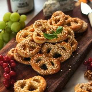 Blue Cheese Mini Pretzels