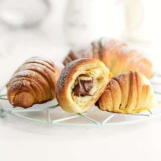 Quick & Easy Nutella Croissants