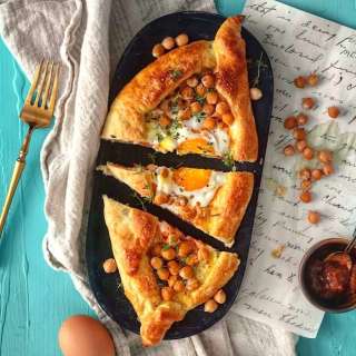 Adjarian Khachapuri with Chickpeas
