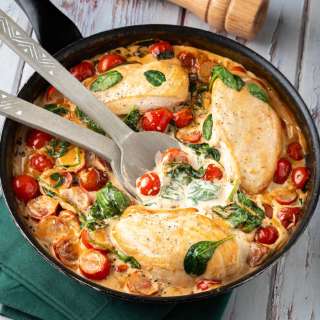 Creamy Garlic Chicken with Spinach and Cherry Tomatoes