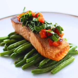 Baked Salmon with Green Beans and Roasted Pepper Salsa