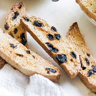Homemade Cherry Biscotti Recipe (Cantucci)