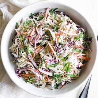 Easy Creamy Coleslaw Recipe