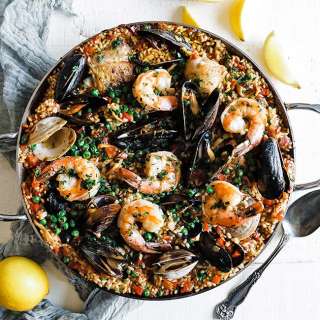 Authentic Spanish Paella Recipe with Seafood