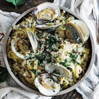 Linguine with Clam Sauce Recipe (Pasta Alle Vongole)