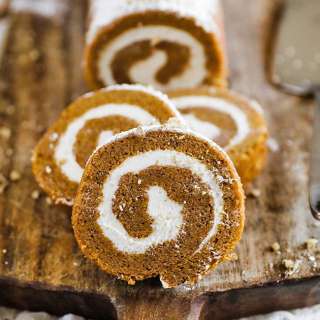 Homemade Pumpkin Roll Cake Recipe