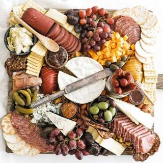 How to Make a Charcuterie Board