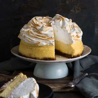 Lemon meringue cheesecake