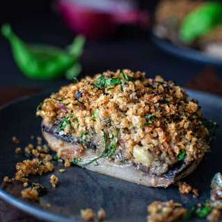 PORTOBELLO MUSHROOMS STUFFED WITH BREADCRUMBS