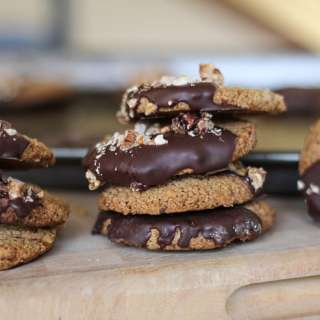 Roasted Walnut Oat Flour Shortbread Cookies