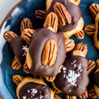 Peanut Butter Chocolate Pecan Turtles (Low-Carb)