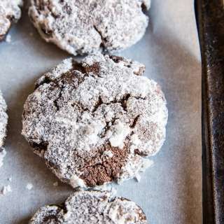 Keto Chocolate Crinkle Cookies