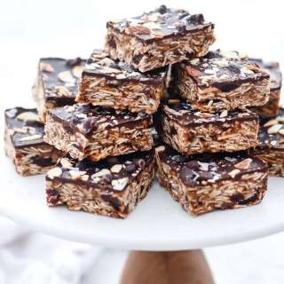 No-Bake Cookie Bars with Chocolate, Cherries and Chia Seeds