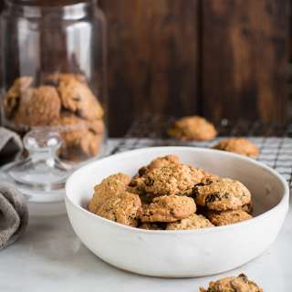 Oat, raisin & almond cookies