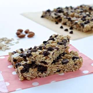 No-Bake Chocolate Cherry Granola Bars