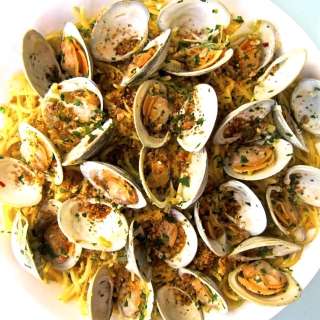 Linguine with Clams and Lemony Breadcrumbs