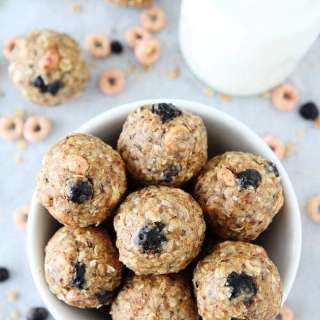 No-Bake Berry Energy Bites