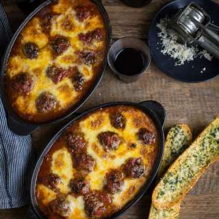 Baked meatballs & garlic bread