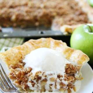 Apple Slab Pie with Crumb Topping