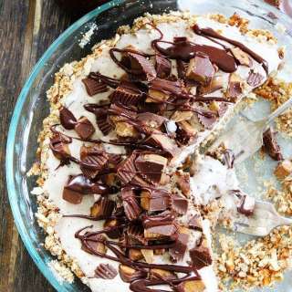 Peanut Butter Pretzel Ice Cream Pie