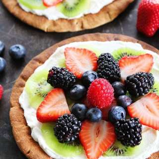 Breakfast Fruit Pizzas