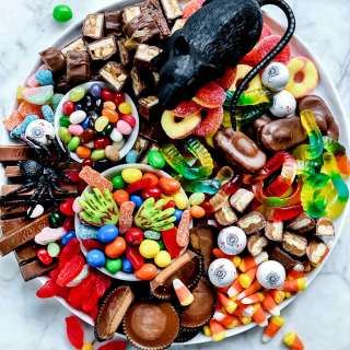 How to Make a Candy Charcuterie Board