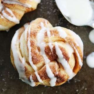 Easy Cinnamon Roll Knots