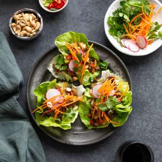 Beef san choy bow