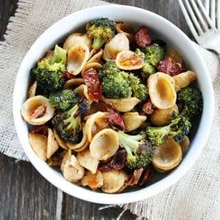 Creamy Goat Cheese Pasta with Roasted Broccoli and Sun-Dried Tomatoes