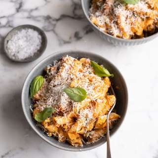 High-protein tomato pasta with chicken & spinach