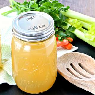 Homemade Chicken (or Turkey) Stock